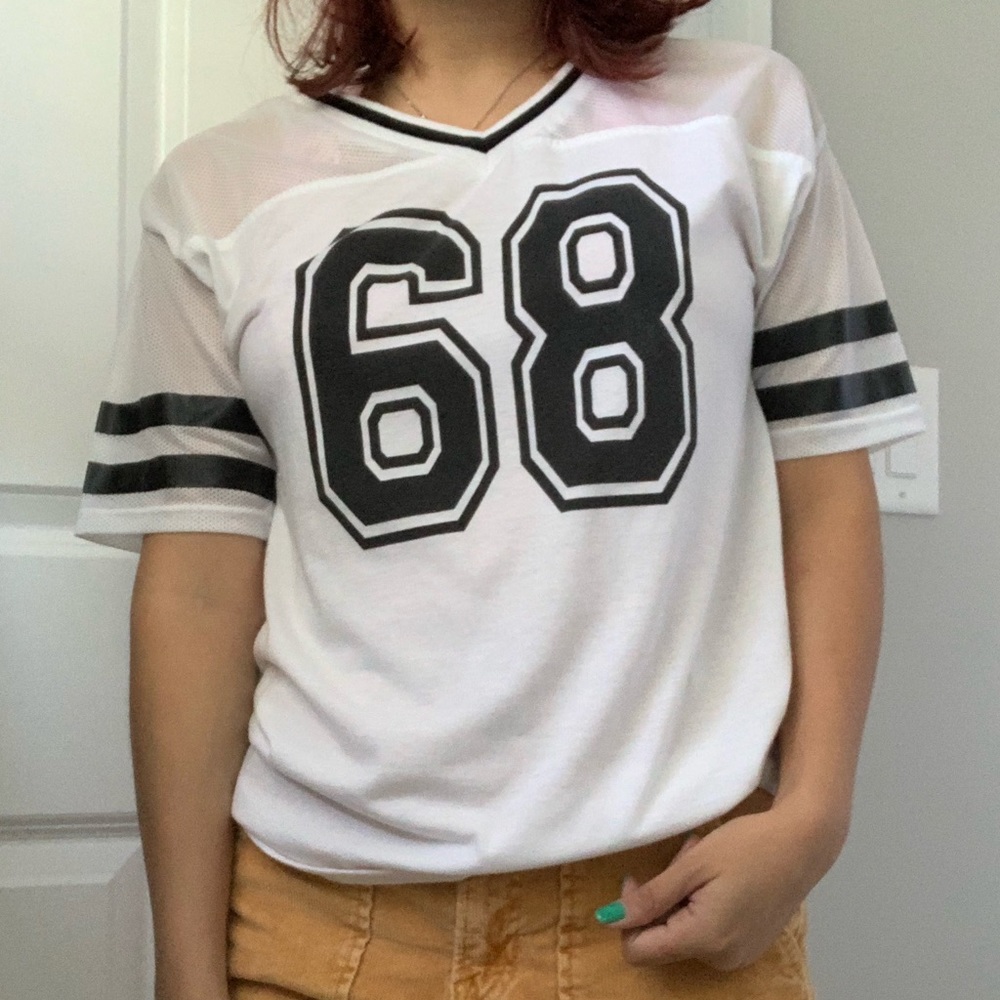 B&W "Sports-like" jersey
